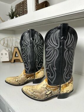 Laredo Snakeskin Cowboy Boots Womens 6M Exotic Print Western Black Classic